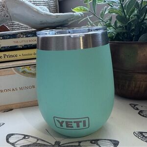 YETI Rambler 10oz Wine Tumbler, Magslidet Lid, removable magnet, New, Seafoam